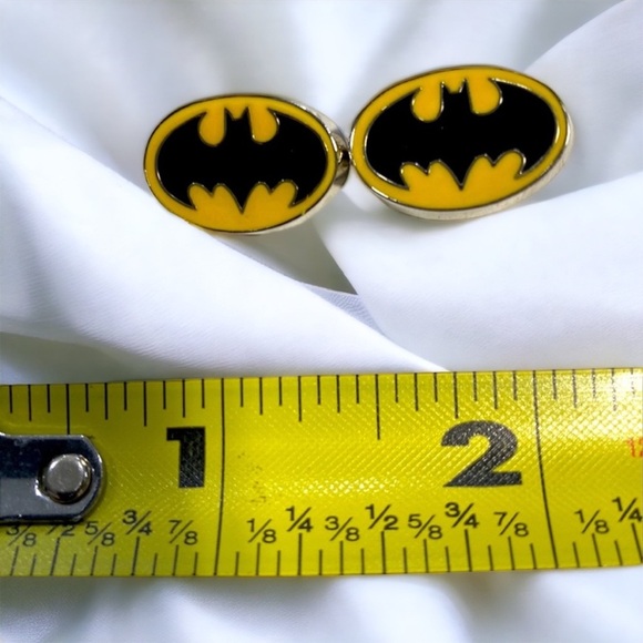 Batman Logo Cufflinks DC Comics - Picture 2 of 3